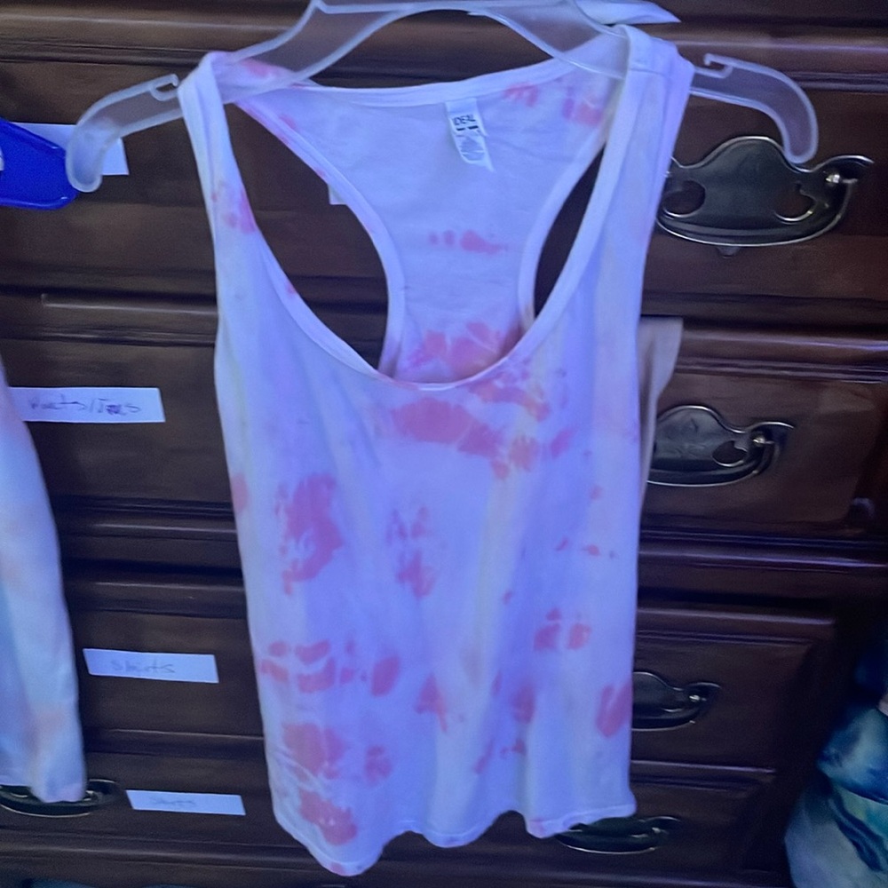 Size extra large pink and white tie-dye tank top no sleeve